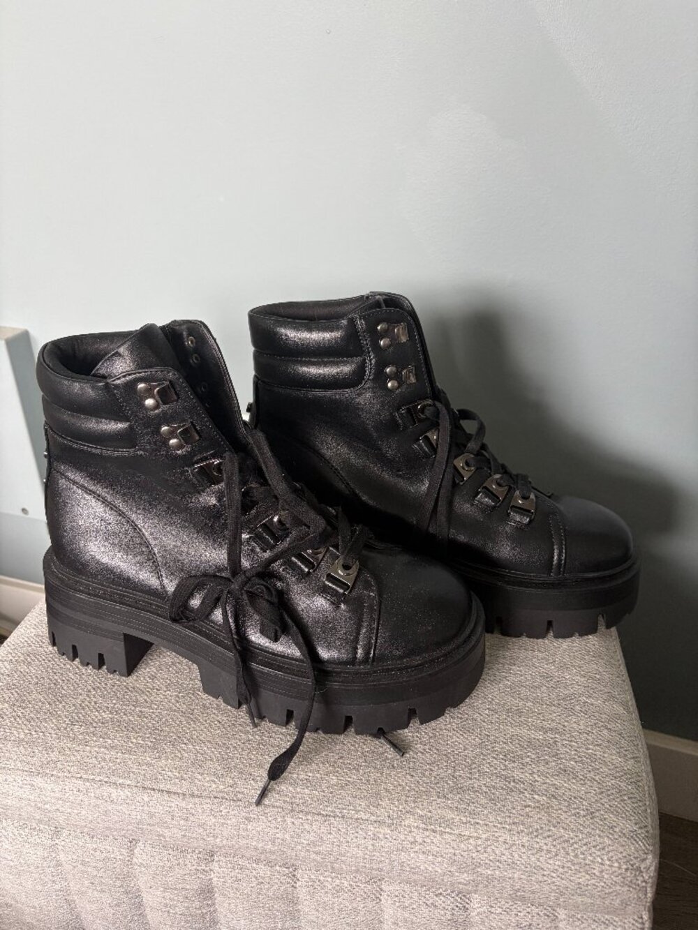 Women's Size 10 Black Chunky Lace Up Boots